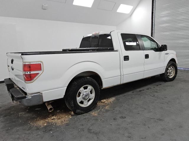 1FTFW1CF8EKD82692 - 2014 FORD F150 SUPERCREW WHITE photo 3