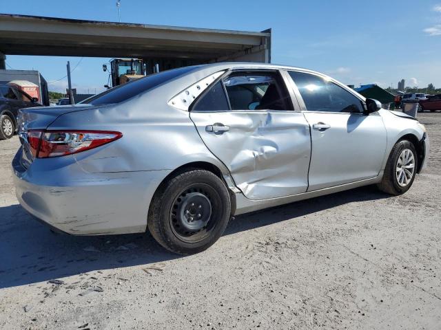 4T1BF1FK4HU693645 - 2017 TOYOTA CAMRY LE SILVER photo 3