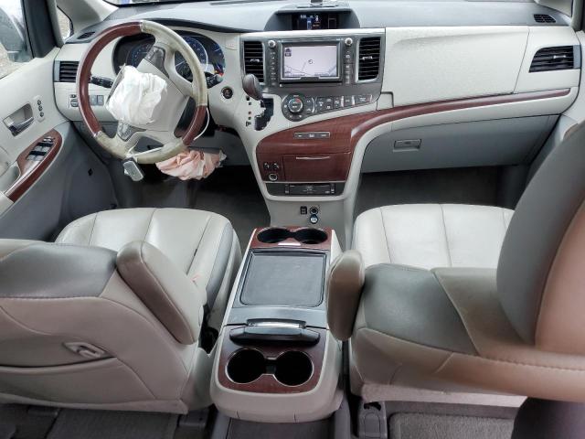 5TDYK3DC4CS261166 - 2012 TOYOTA SIENNA XLE GRAY photo 8