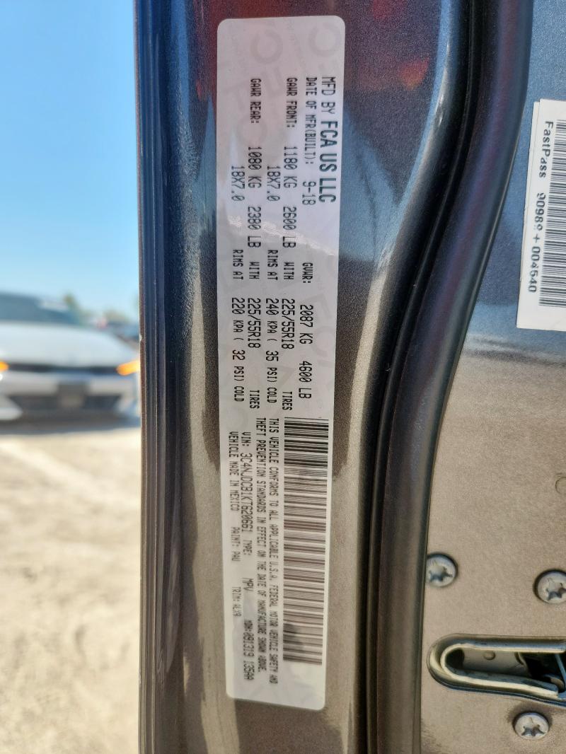 3C4NJDCB1KT620661 - 2019 JEEP COMPASS LIMITED Gris photo 13