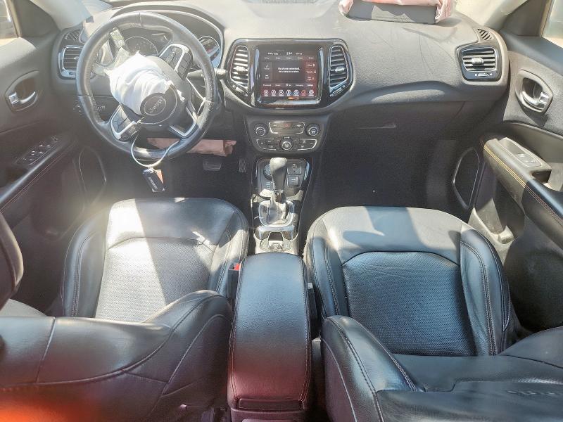 3C4NJDCB1KT620661 - 2019 JEEP COMPASS LIMITED Gris photo 8