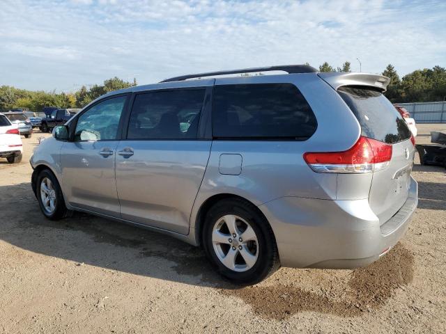 5TDKK3DCXBS142400 - 2011 TOYOTA SIENNA LE SILVER photo 2