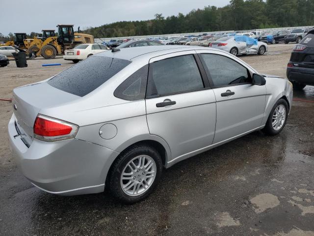 1FAHP3FN6BW129014 - 2011 FORD FOCUS SE SILVER photo 3