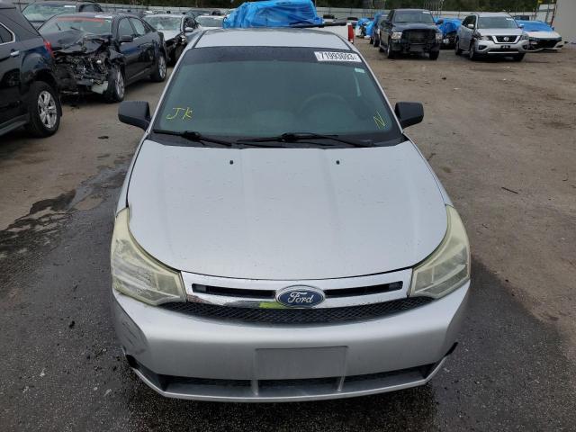 1FAHP3FN6BW129014 - 2011 FORD FOCUS SE SILVER photo 5