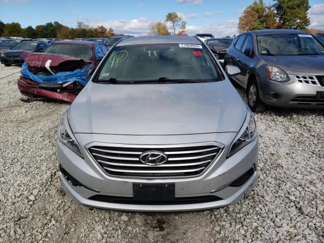 5NPE24AF3HH537907 - 2017 HYUNDAI SONATA SE SILVER photo 5