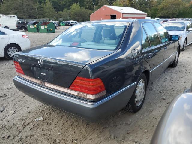 WDBGA32E9PA101059 - 1993 MERCEDES-BENZ 300 SE BLACK photo 3