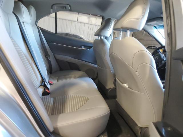 JTNB11HK5J3031905 - 2018 TOYOTA CAMRY L SILVER photo 10