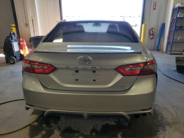 JTNB11HK5J3031905 - 2018 TOYOTA CAMRY L SILVER photo 6
