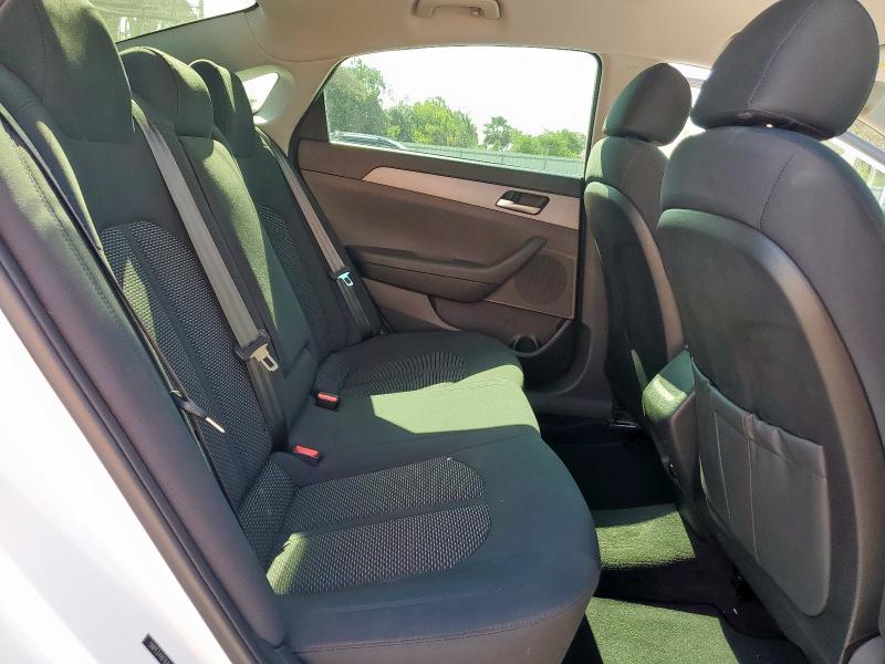 5NPE24AF8JH673066 - 2018 HYUNDAI SONATA SE 白色 照片 10