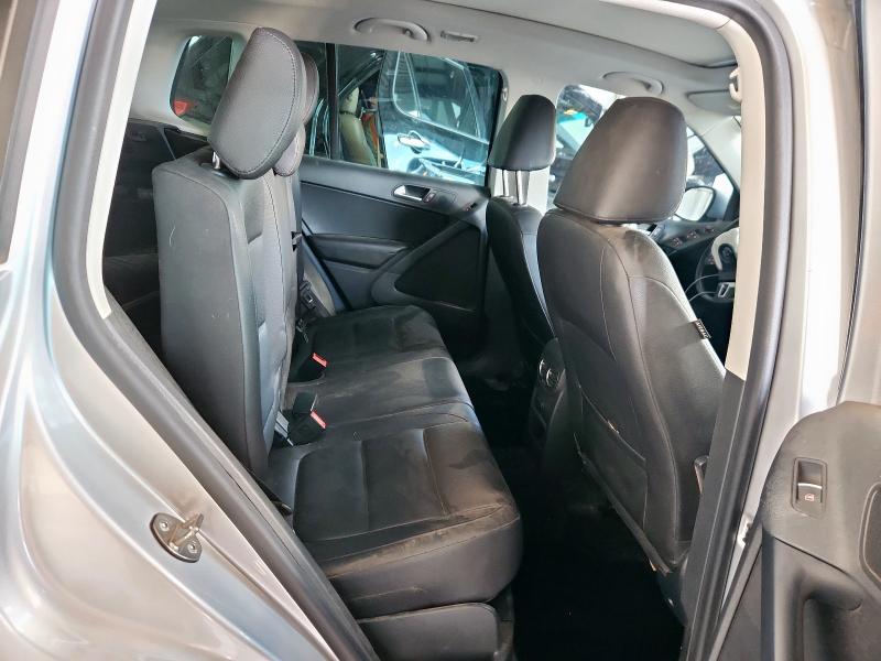 WVGAV7AX2GW607126 - 2016 VOLKSWAGEN TIGUAN S SILVER photo 10