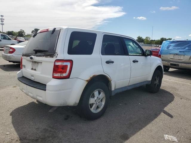 1FMCU9C78BKA56656 - 2011 FORD ESCAPE XLS Ақ фото 3