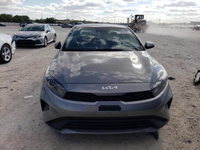 3KPF24AD5PE507037 - 2023 KIA FORTE LX GRAY photo 5