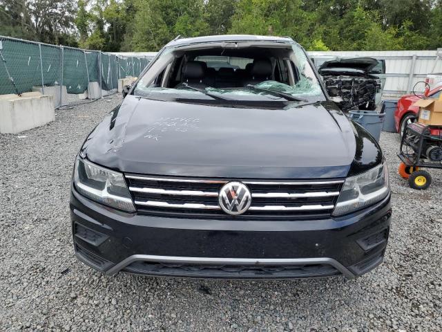 3VV2B7AX9JM199718 - 2018 VOLKSWAGEN TIGUAN SE Czarny zdjęcie 5