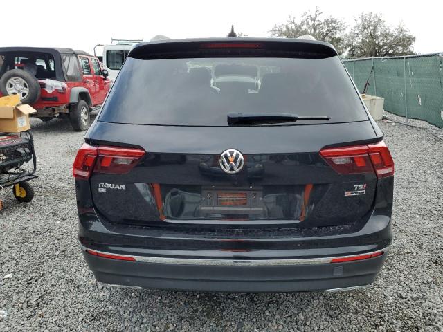 3VV2B7AX9JM199718 - 2018 VOLKSWAGEN TIGUAN SE Czarny zdjęcie 6