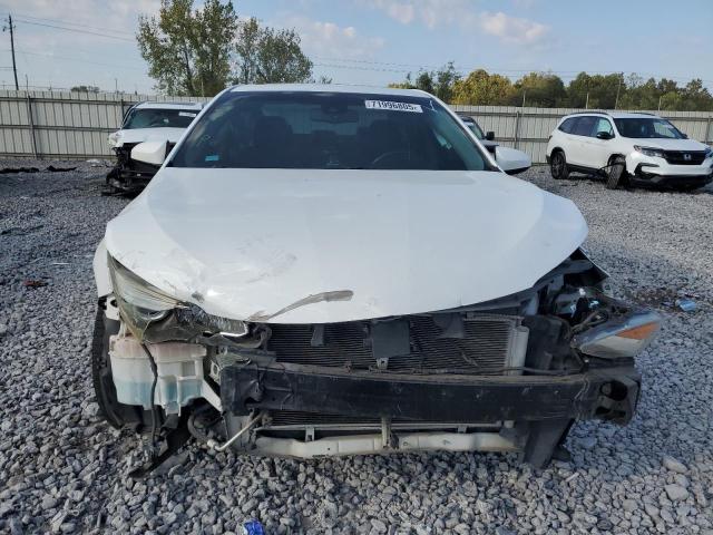 4T1BF1FK5FU963916 - 2015 TOYOTA CAMRY LE WHITE photo 5