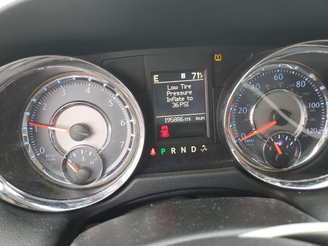 2C4RC1BG4FR752328 - 2015 CHRYSLER TOWN & COU TOURING ვერცხლისფერი ფოტო 9