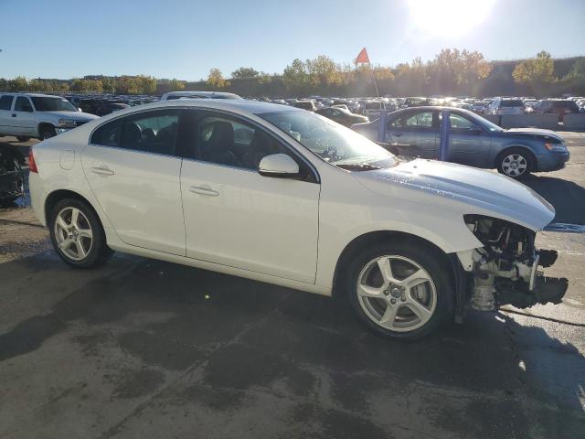 YV1612FS9D1229900 - 2013 VOLVO S60 T5 WHITE photo 4