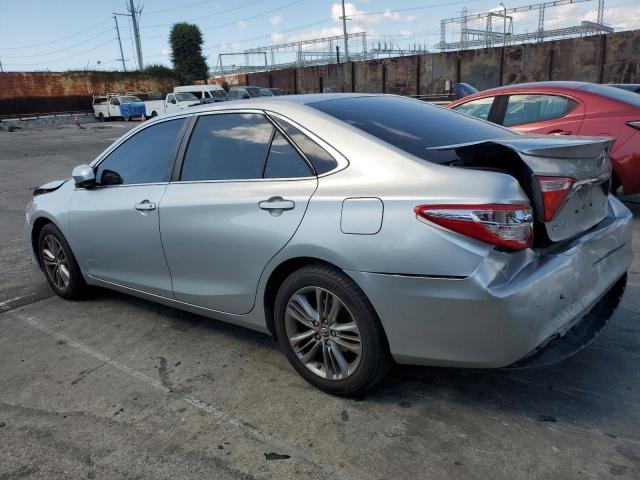 4T1BF1FK8GU198394 - 2016 TOYOTA CAMRY LE SILVER photo 2