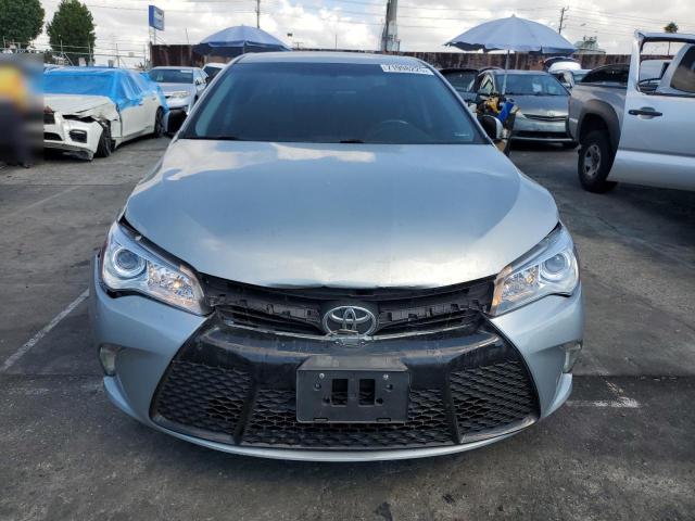 4T1BF1FK8GU198394 - 2016 TOYOTA CAMRY LE SILVER photo 5