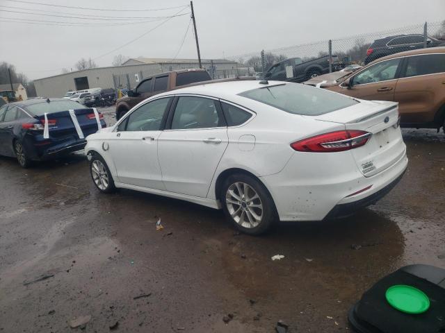 3FA6P0SU0KR101666 - 2019 FORD FUSION TITANIUM WHITE photo 2