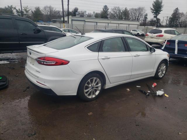 3FA6P0SU0KR101666 - 2019 FORD FUSION TITANIUM WHITE photo 3