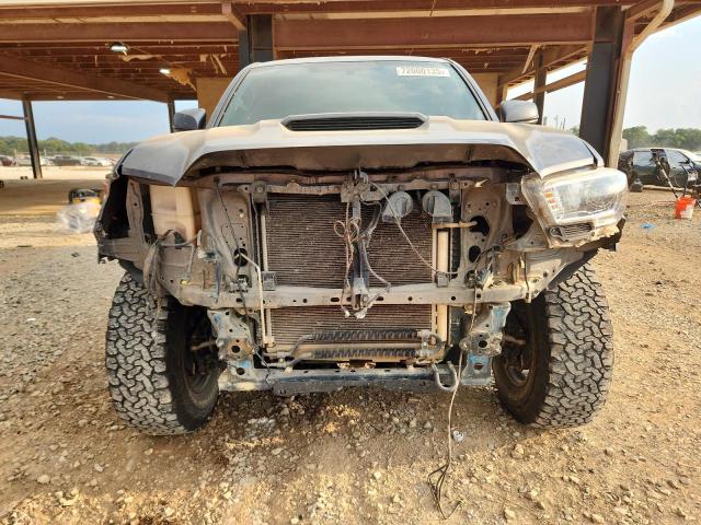 5TFCZ5AN8HX111022 - 2017 TOYOTA TACOMA DOUBLE CAB ნაცრისფერი ფოტო 5