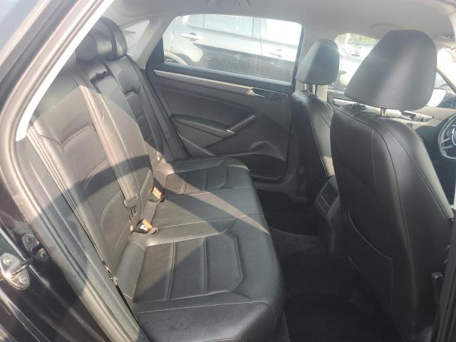 1VWDT7A35HC068795 - 2017 VOLKSWAGEN PASSAT R-LINE Սև լուսանկար 10