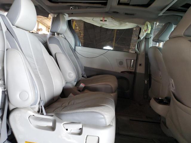 5TDYK3DCXBS110735 - 2011 TOYOTA SIENNA XLE 白色 照片 11