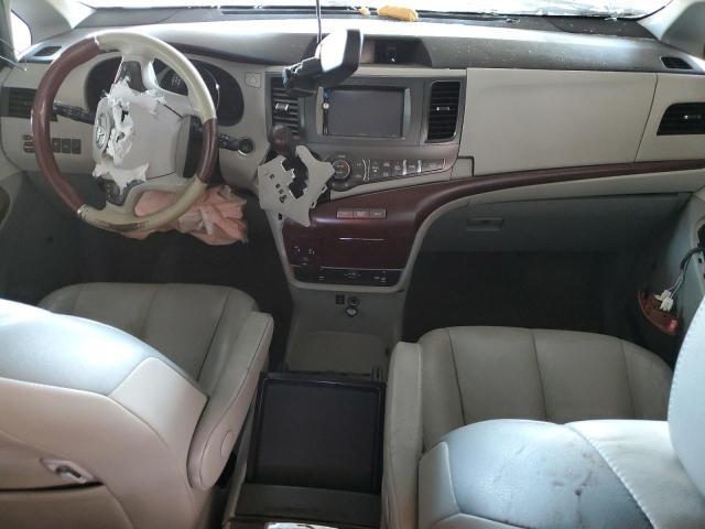 5TDYK3DCXBS110735 - 2011 TOYOTA SIENNA XLE 白色 照片 8
