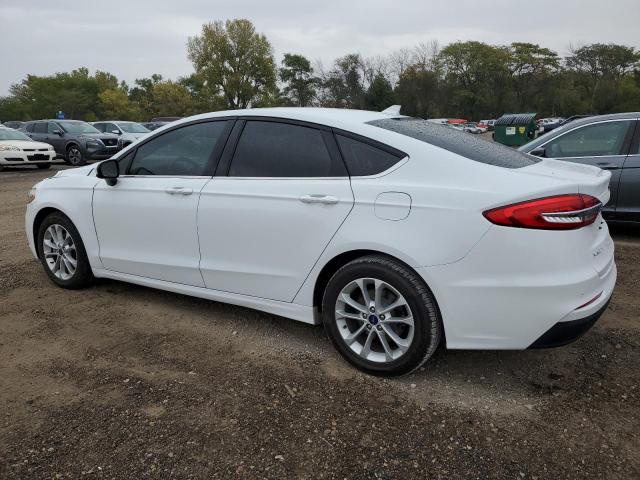 3FA6P0HDXLR105717 - 2020 FORD FUSION SE WHITE photo 2