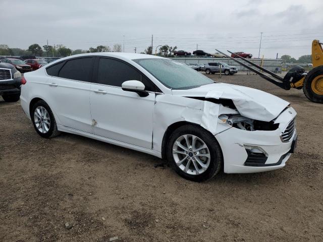 3FA6P0HDXLR105717 - 2020 FORD FUSION SE WHITE photo 4