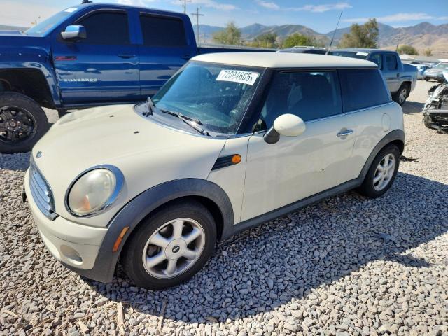 2010 MINI COOPER, 