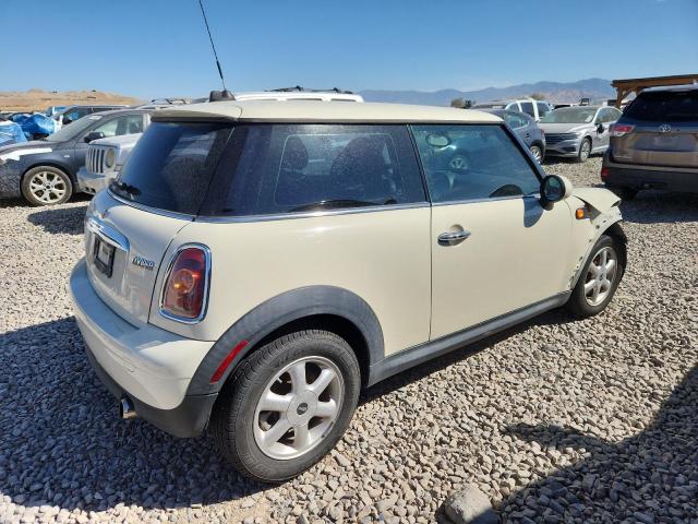 WMWMF3C55ATZ61294 - 2010 MINI COOPER WHITE photo 3