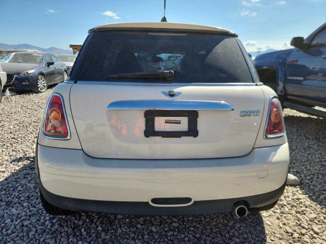 WMWMF3C55ATZ61294 - 2010 MINI COOPER WHITE photo 6