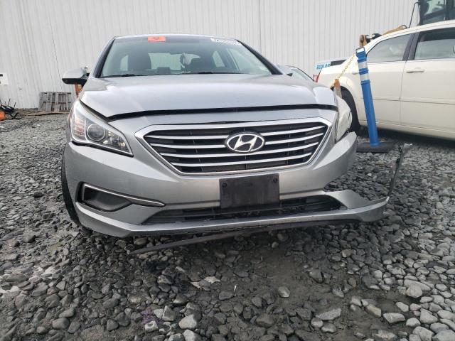 5NPE24AF5HH523183 - 2017 HYUNDAI SONATA SE SILVER photo 5