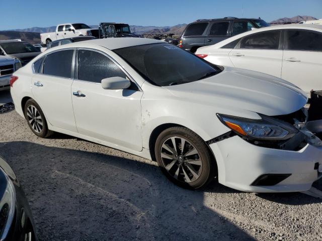 1N4AL3AP6JC212786 - 2018 NISSAN ALTIMA 2.5 WHITE photo 4