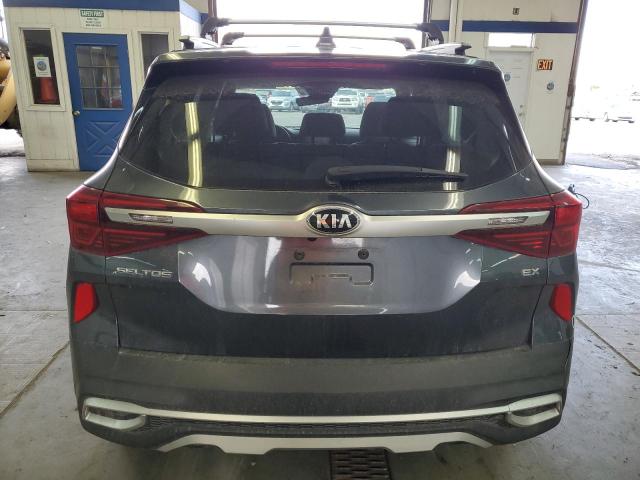 KNDERCAA8M7157163 - 2021 KIA SELTOS EX GRAY photo 6