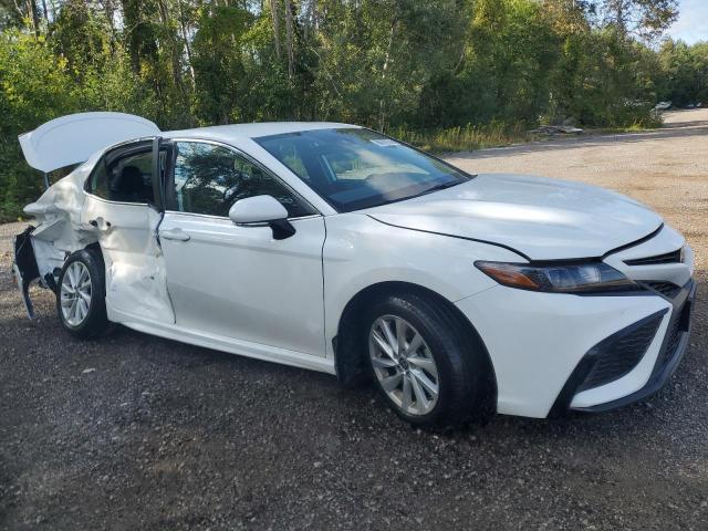 4T1G11AK5RU213089 - 2024 TOYOTA CAMRY SE NIGHT SHADE WHITE photo 4