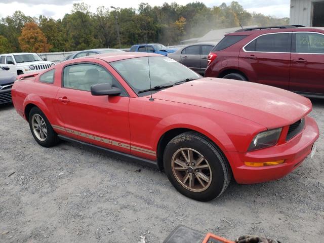1ZVFT80N255249242 - 2005 FORD MUSTANG RED photo 4