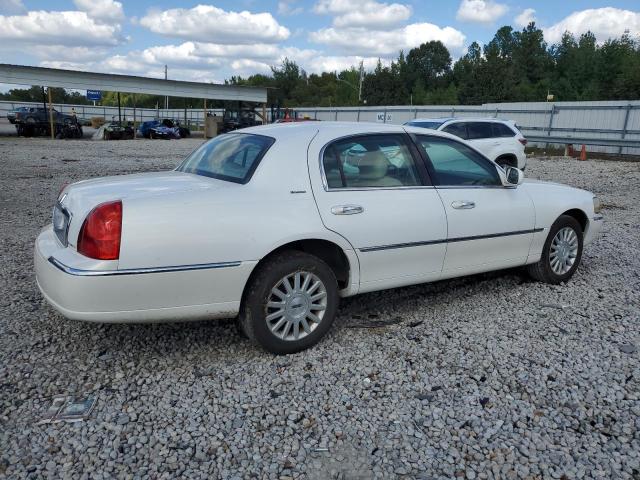 1LNHM81W13Y625534 - 2003 LINCOLN TOWN CAR EXECUTIVE WHITE photo 3