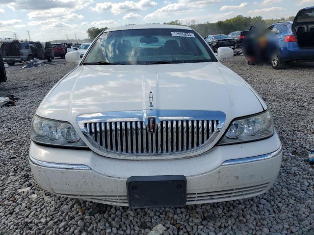 1LNHM81W13Y625534 - 2003 LINCOLN TOWN CAR EXECUTIVE WHITE photo 5