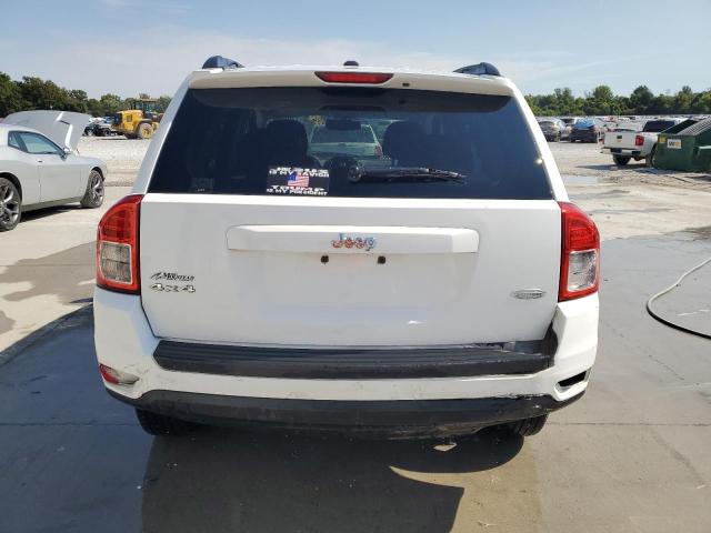 1J4NF1FB1BD223219 - 2011 JEEP COMPASS SPORT Weiß Foto 6