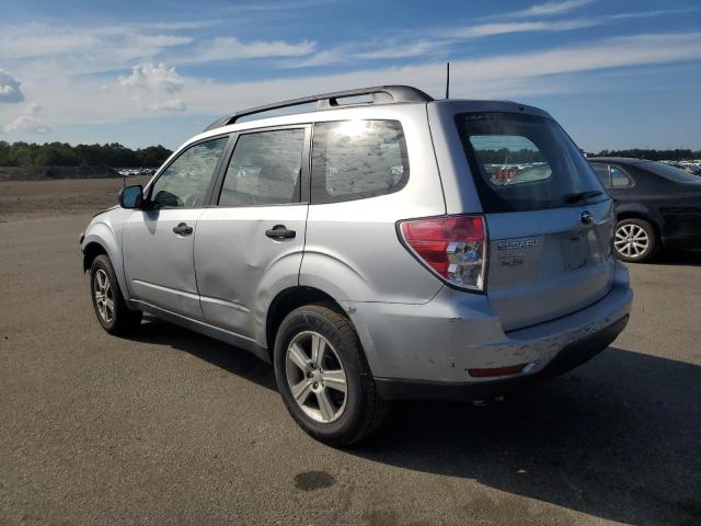 JF2SHABC2CH466521 - 2012 SUBARU FORESTER 2.5X ვერცხლისფერი ფოტო 2