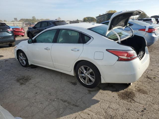 1N4AL3AP1EC164569 - 2014 NISSAN ALTIMA 2.5 WHITE photo 2