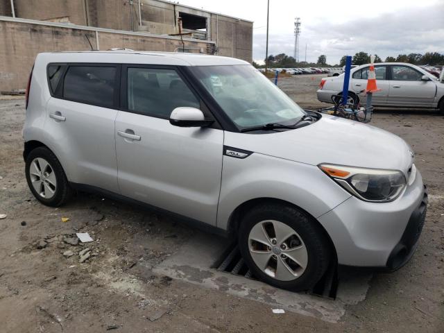 KNDJN2A28G7823553 - 2016 KIA SOUL SILVER photo 4