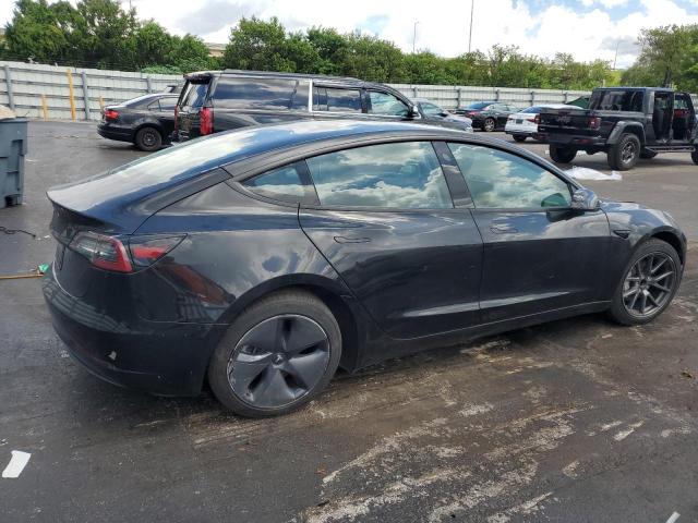 5YJ3E1EA3PF385877 - 2023 TESLA MODEL 3 BLACK photo 3