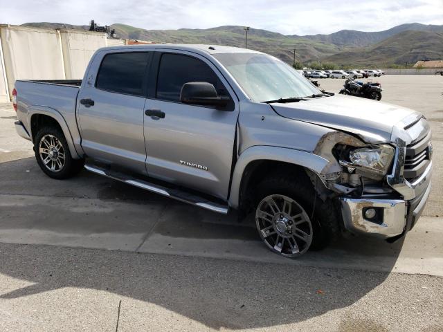 5TFEM5F15EX077632 - 2014 TOYOTA TUNDRA CREWMAX SR5 GRAY photo 4