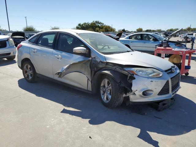 1FADP3F24EL161549 - 2014 FORD FOCUS SE SILVER photo 4