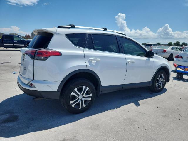 2T3BFREVXGW527114 - 2016 TOYOTA RAV4 LE WHITE photo 3