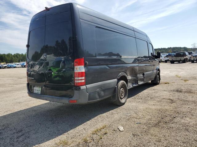 WD3PE8DC0F5992584 - 2015 MERCEDES-BENZ SPRINTER 2500 BLACK photo 3